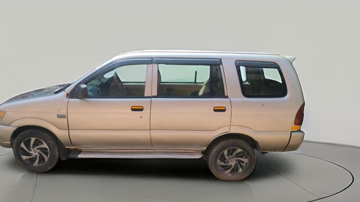 2011 Chevrolet Tavera LS B1 10 STR, Diesel, Manual, 1,50,000 km, exterior