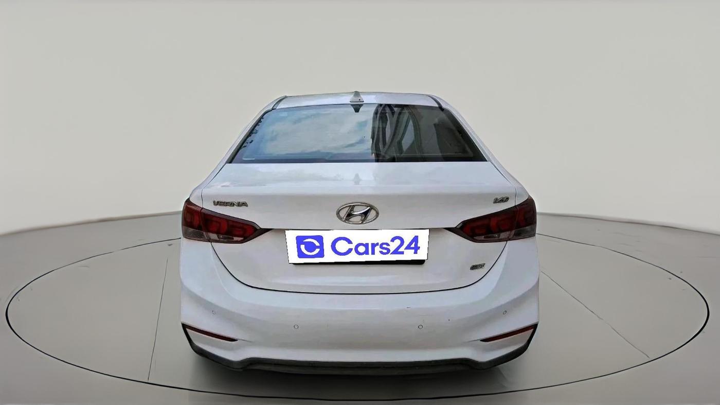 2018 Hyundai Verna 1.6 SX (O) CRDI MT, Diesel, Manual, 90,583 km, exterior