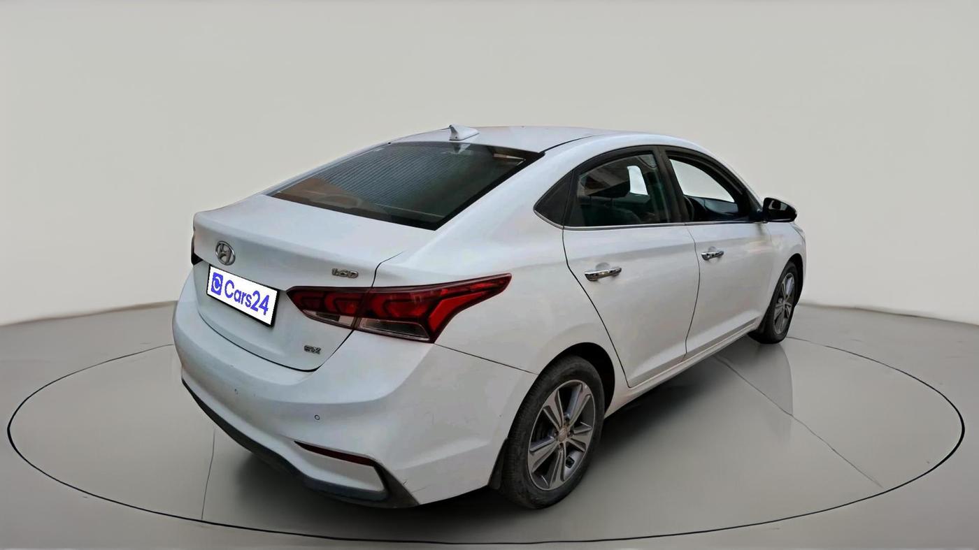 2018 Hyundai Verna 1.6 SX (O) CRDI MT, Diesel, Manual, 90,583 km, exterior