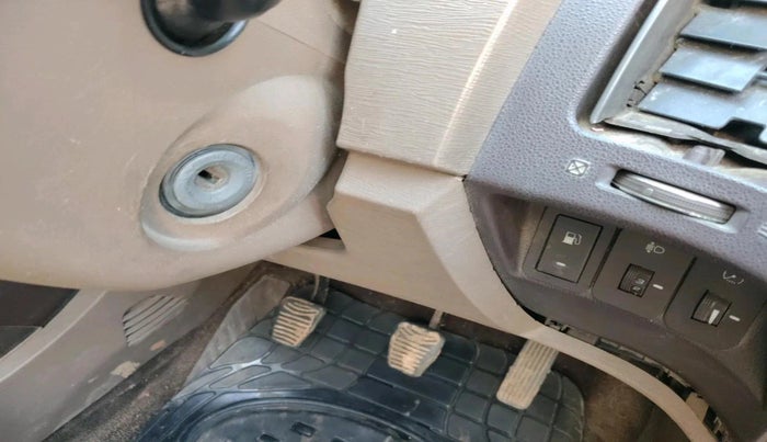 2012 Mahindra XUV500 W6, Diesel, Manual, 1,13,500 km, interior