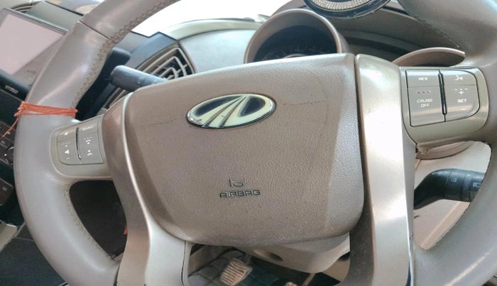 2012 Mahindra XUV500 W6, Diesel, Manual, 1,13,500 km, interior