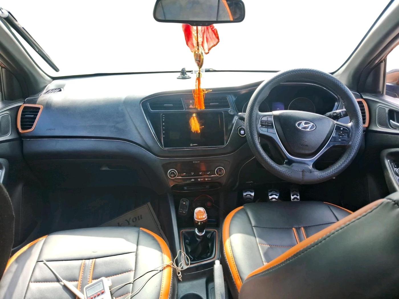 2015 Hyundai i20 Active 1.4 SX, Diesel, Manual, 1,25,593 km, interior
