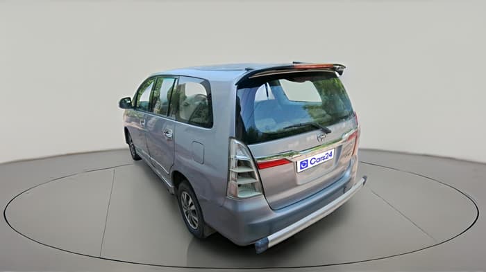 2015 Toyota Innova 2.5 VX 8 STR, Diesel, Manual, 90,241 km, exterior