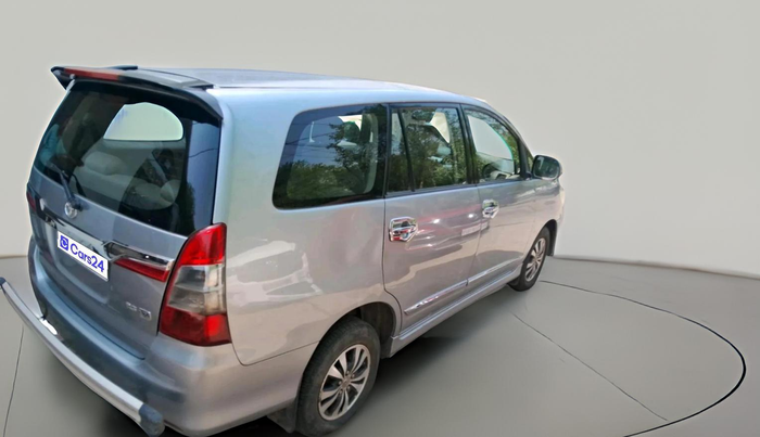 2015 Toyota Innova 2.5 VX 8 STR, Diesel, Manual, 90,241 km, exterior