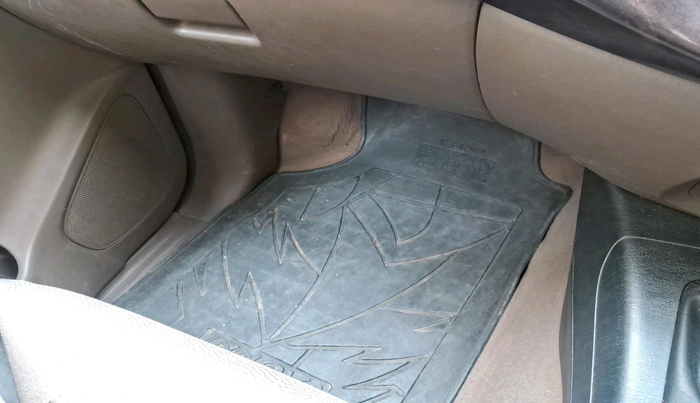 2015 Toyota Innova 2.5 VX 8 STR, Diesel, Manual, 90,241 km, interior
