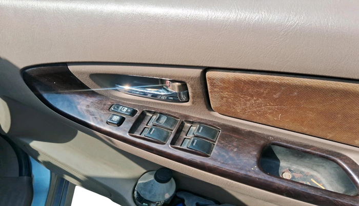 2015 Toyota Innova 2.5 VX 8 STR, Diesel, Manual, 90,241 km, interior