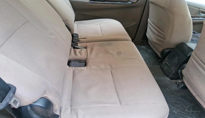 2015 Toyota Innova 2.5 VX 8 STR, Diesel, Manual, 90,241 km, interior