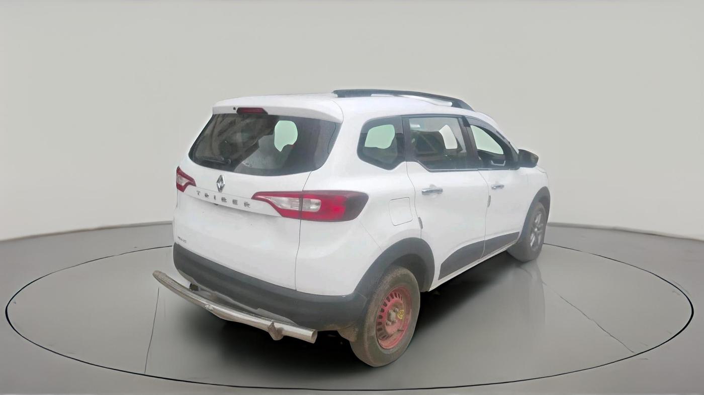 2023 Renault TRIBER RXZ, Petrol, Manual, 27,122 km, exterior