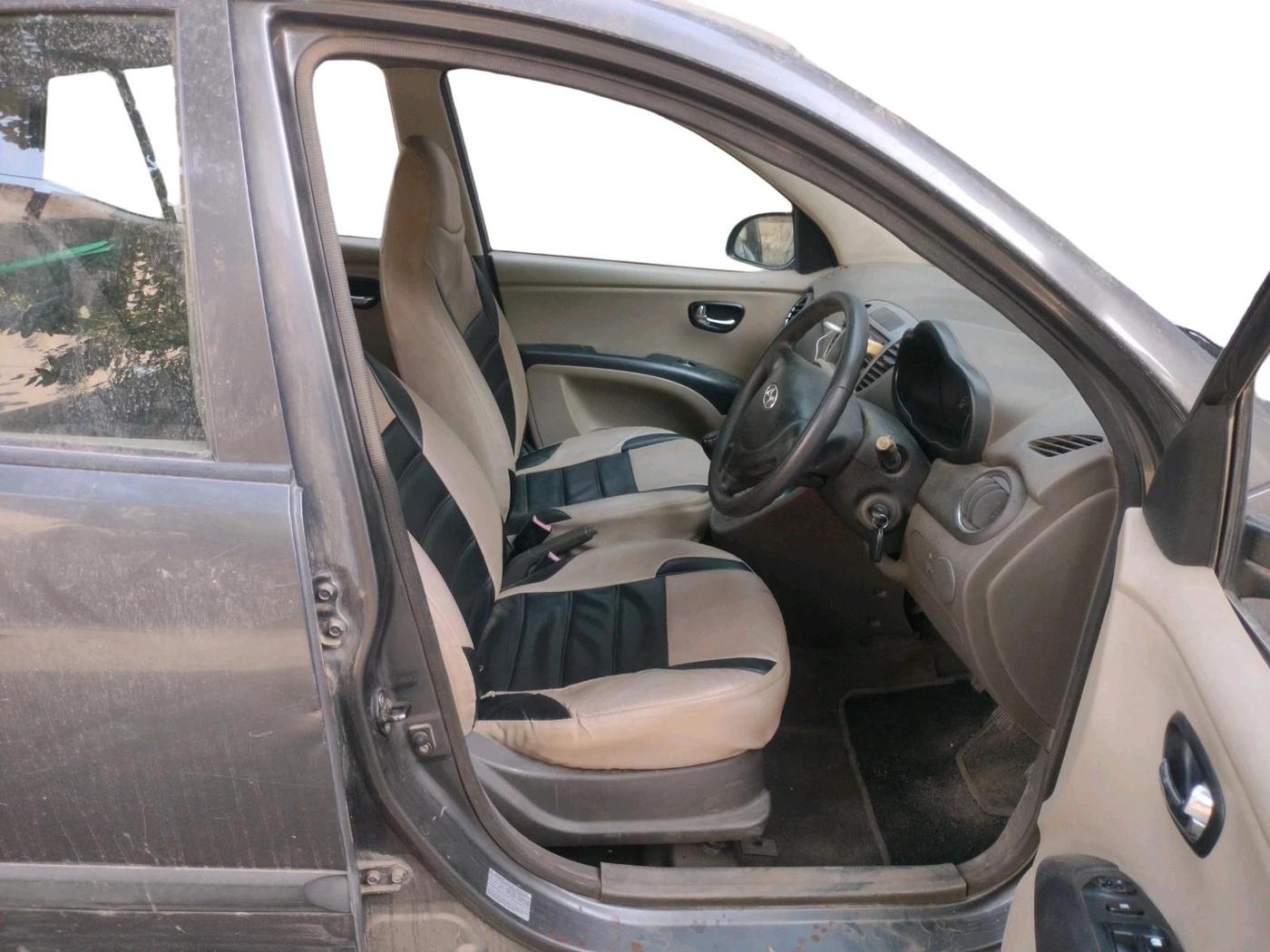 2011 Hyundai i10 MAGNA 1.2, Petrol, Manual, 60,676 km, interior