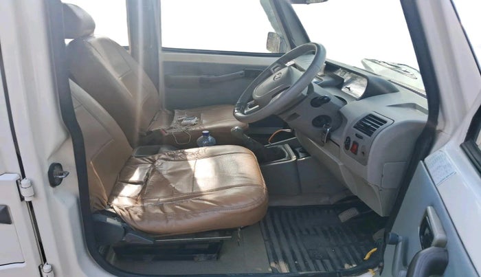 2017 Mahindra Bolero SLE BS IV, Diesel, Manual, 1,65,338 km, interior