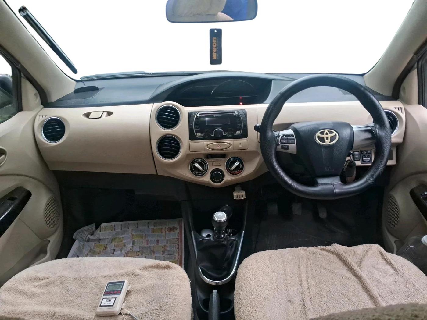 2018 Toyota Etios VXD PLATINUM, Diesel, Manual, 2,42,060 km, interior