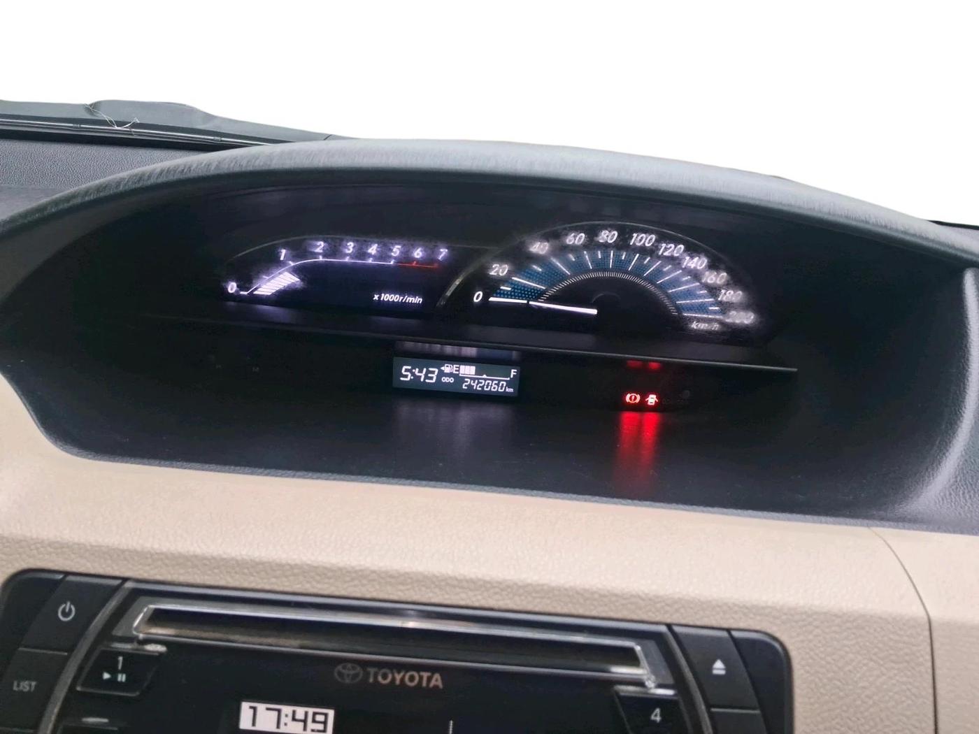 2018 Toyota Etios VXD PLATINUM, Diesel, Manual, 2,42,060 km, interior