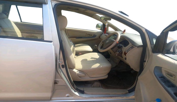 2008 Toyota Innova 2.5 G3, Diesel, Manual, 1,58,555 km, interior