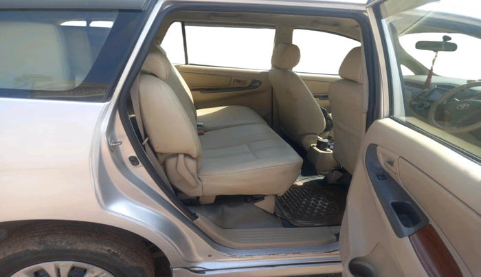 2008 Toyota Innova 2.5 G3, Diesel, Manual, 1,58,555 km, interior