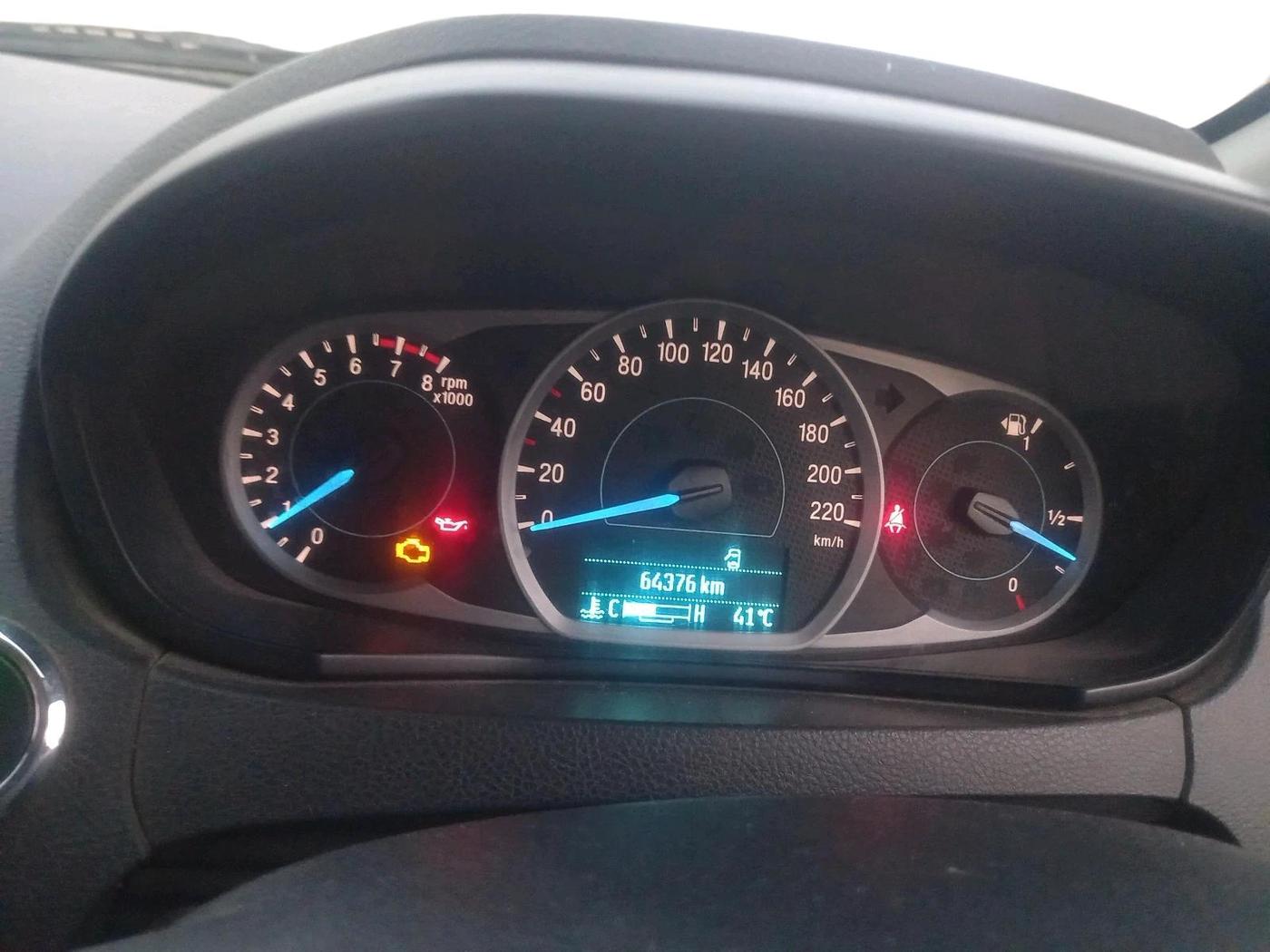 2019 Ford New Figo TITANIUM 1.2 PETROL MT, Petrol, Manual, 64,376 km, interior