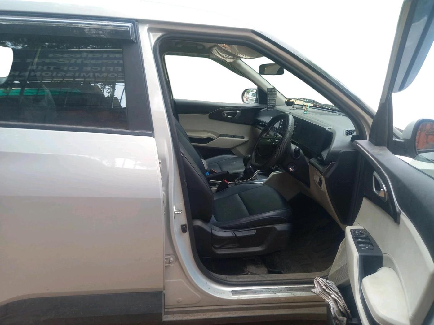 2025 KIA Carens Clavis HTE (O) 1.5 Diesel MT, Diesel, Manual, 15,591 km, interior