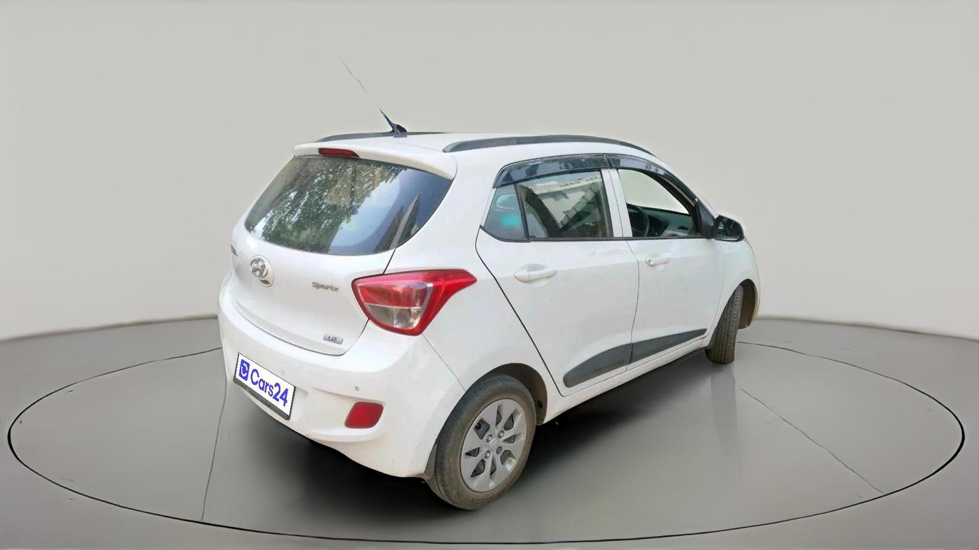 2016 Hyundai Grand i10 SPORTZ 1.2 KAPPA VTVT, Petrol, Manual, 2,04,746 km, exterior