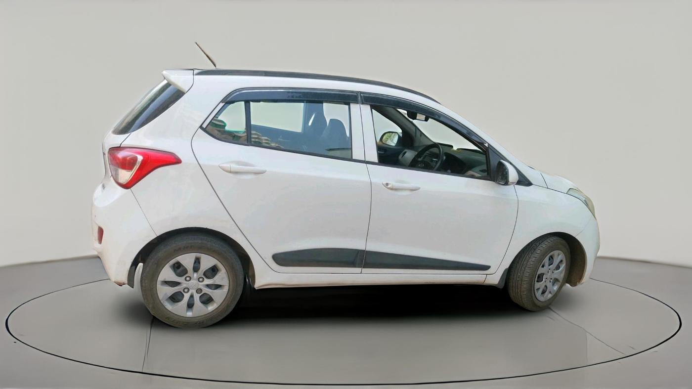2016 Hyundai Grand i10 SPORTZ 1.2 KAPPA VTVT, Petrol, Manual, 2,04,746 km, exterior