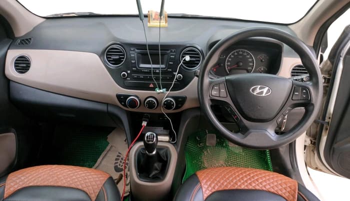 2016 Hyundai Grand i10 SPORTZ 1.2 KAPPA VTVT, Petrol, Manual, 2,04,746 km, interior