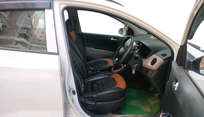 2016 Hyundai Grand i10 SPORTZ 1.2 KAPPA VTVT, Petrol, Manual, 2,04,746 km, interior