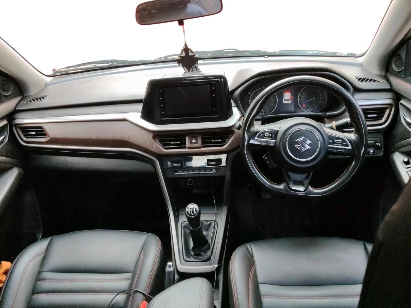 2022 Maruti BREZZA ZXI SMART HYBRID , Petrol, Manual, 49,673 km, interior
