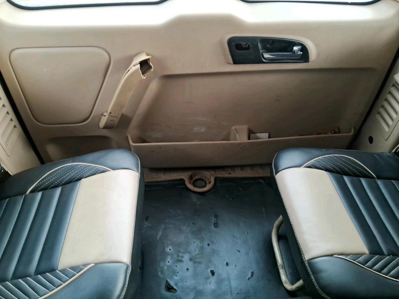 2014 Tata Safari Storme 2.2 VX 4X2, Diesel, Manual, 1,38,000 km, interior