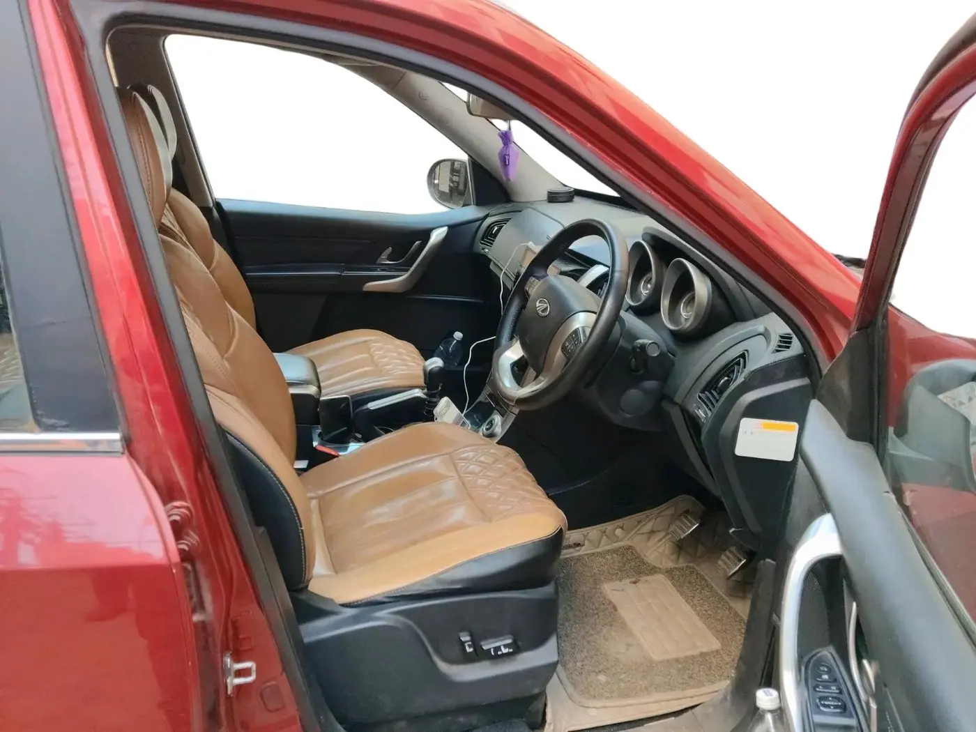 2018 Mahindra XUV500 W11, Diesel, Manual, 78,000 km, interior