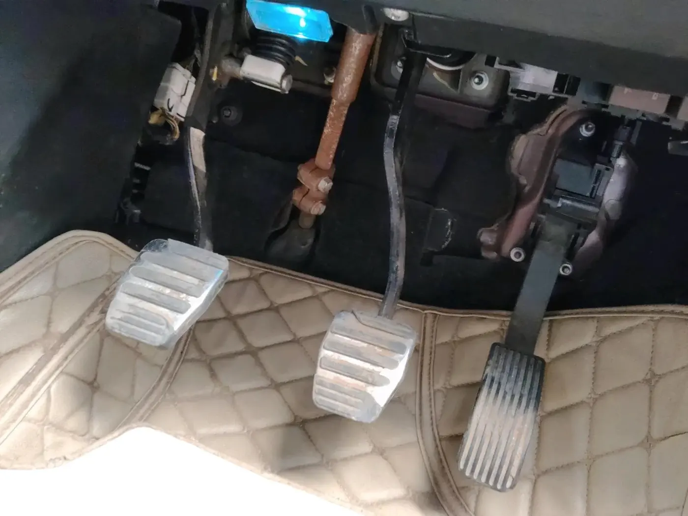 2018 Mahindra XUV500 W11, Diesel, Manual, 78,000 km, interior