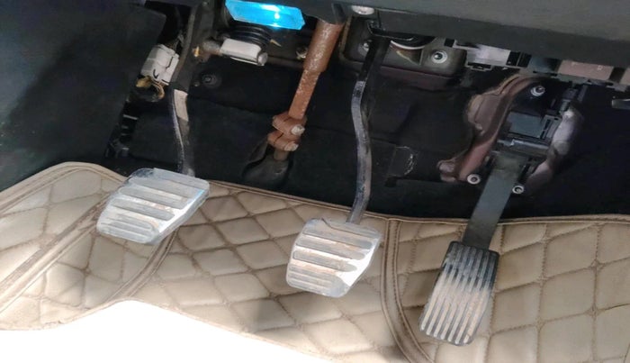 2018 Mahindra XUV500 W11, Diesel, Manual, 78,000 km, interior