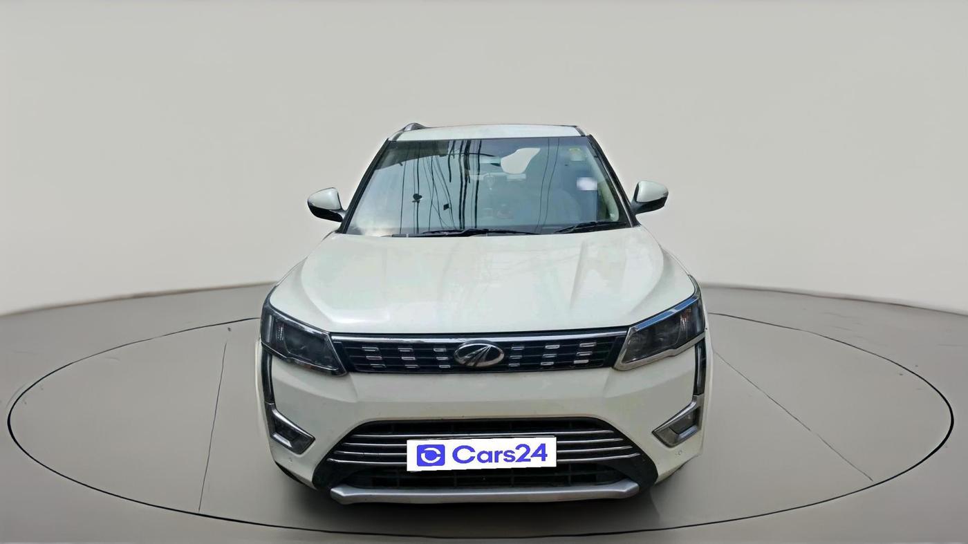 2019 Mahindra XUV300 W8 (O) 1.5 DIESEL AMT, Diesel, Automatic, 88,291 km, exterior