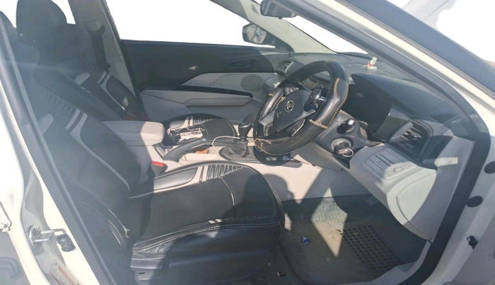 2022 Mahindra XUV300 W6 1.5 Sunroof Diesel, Diesel, Manual, 94,000 km, interior