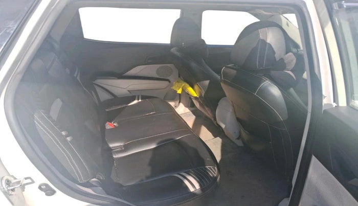 2022 Mahindra XUV300 W6 1.5 Sunroof Diesel, Diesel, Manual, 94,000 km, interior