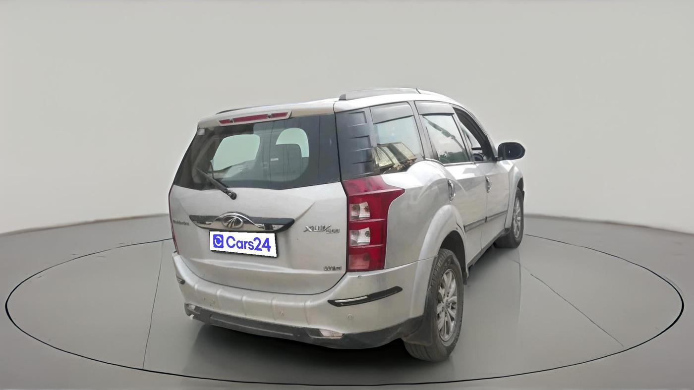 2015 Mahindra XUV500 W10, Diesel, Manual, 2,25,526 km, exterior