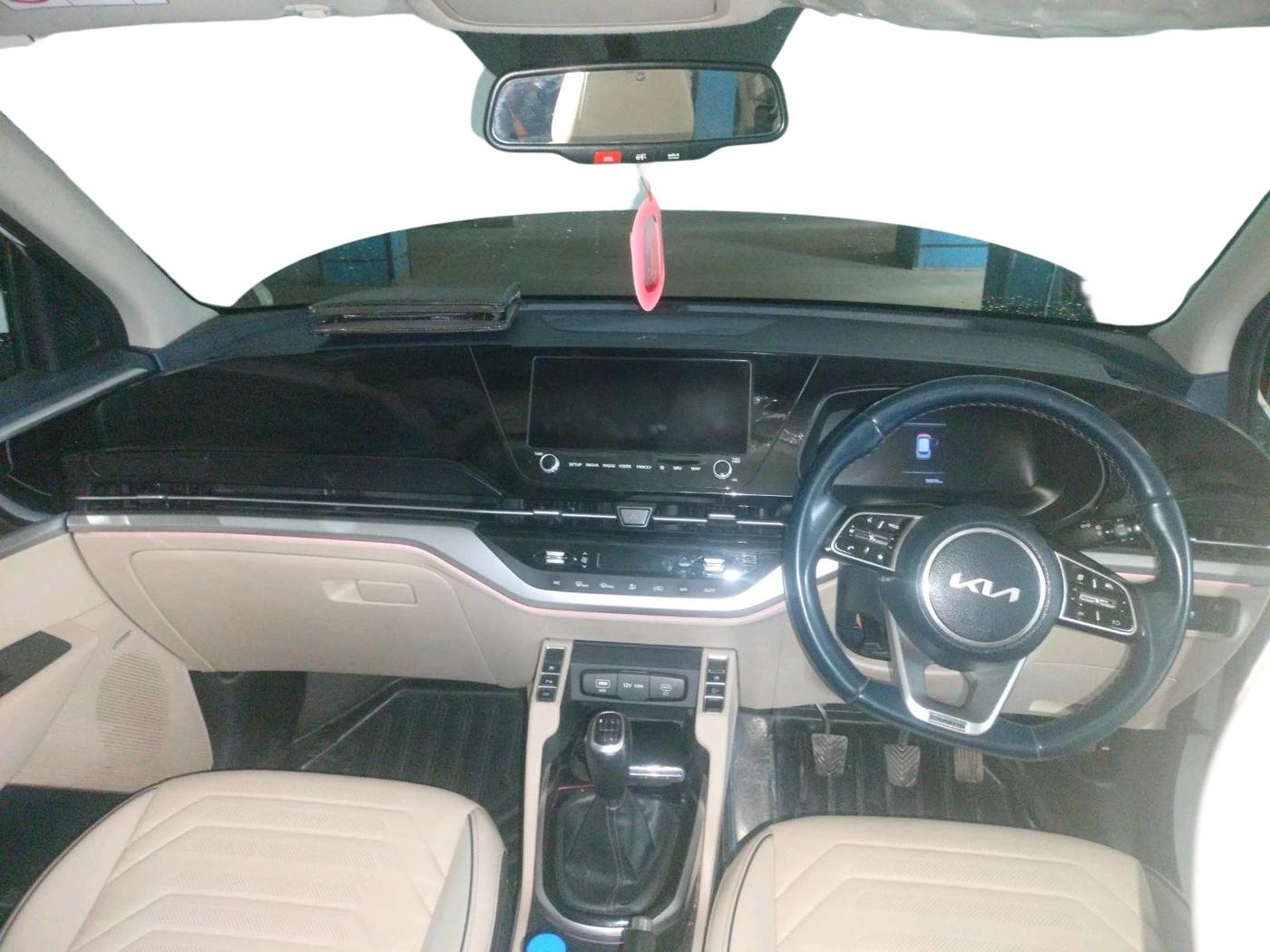 2022 KIA CARENS LUXURY PLUS 1.5 DIESEL 6 STR, Diesel, Manual, 50,070 km, interior