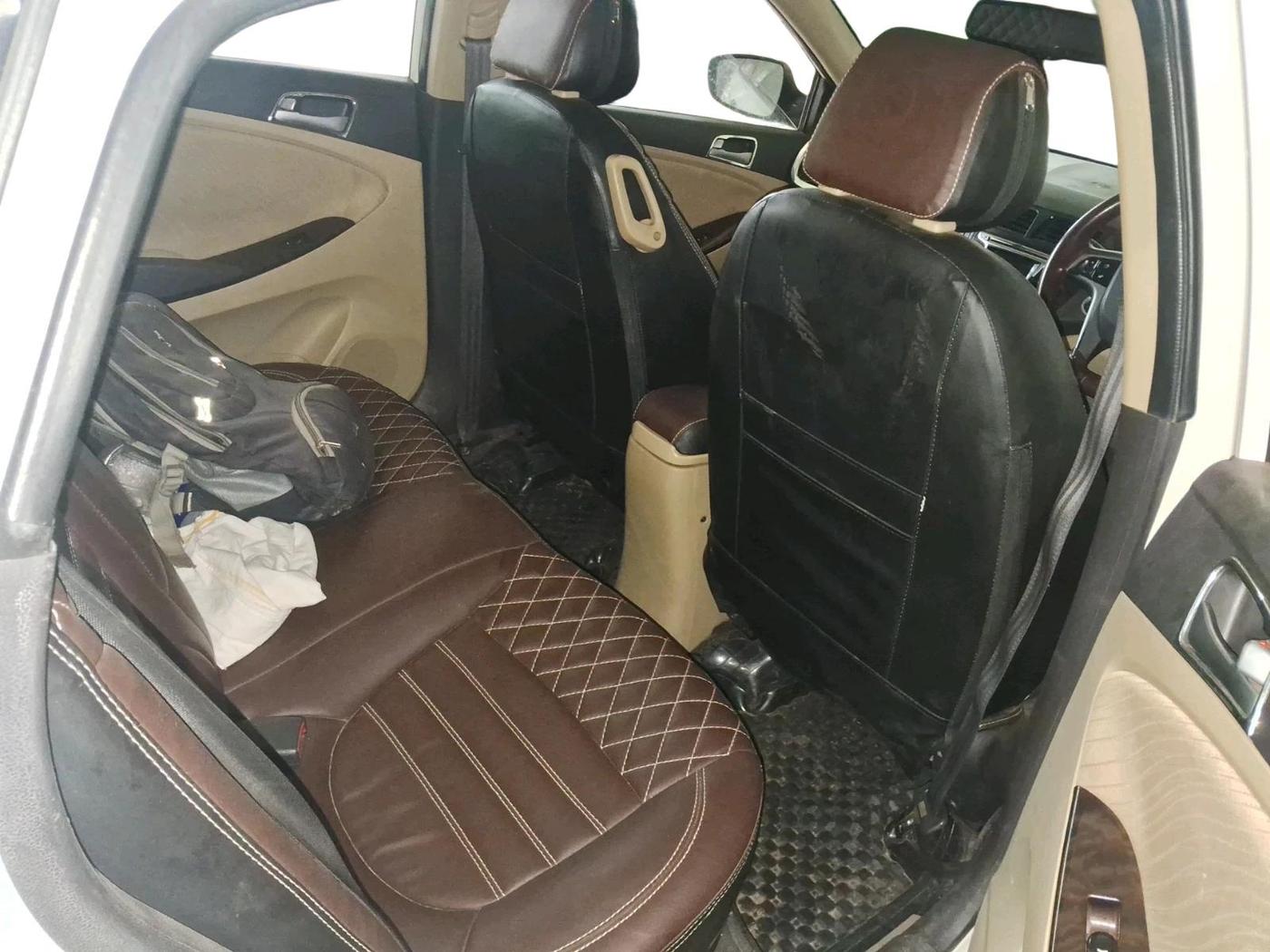 2015 Hyundai Verna FLUIDIC 4S 1.6 VTVT S(O), Petrol, Manual, 81,435 km, interior