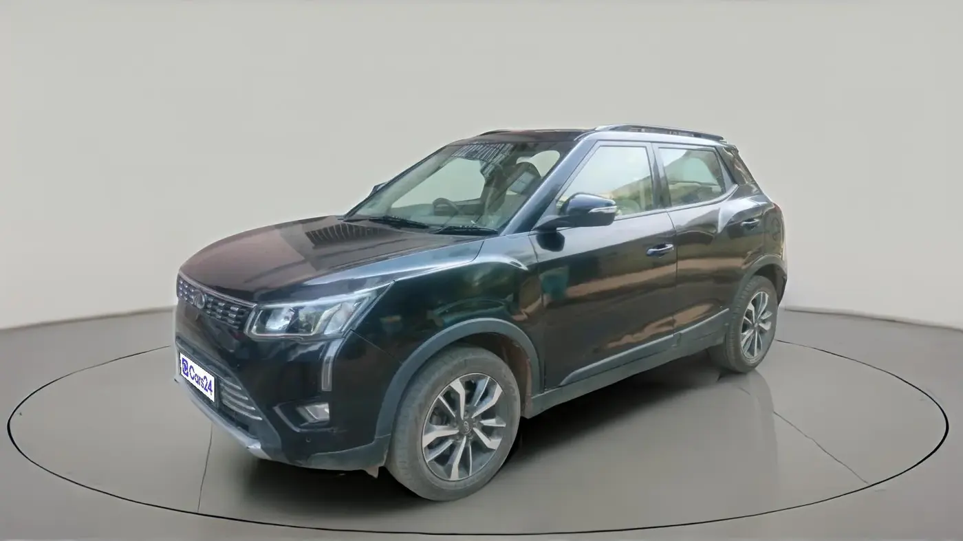 2021 Mahindra XUV300 W8 (O) 1.5 DIESEL, Diesel, Manual, 1,05,795 km, exterior