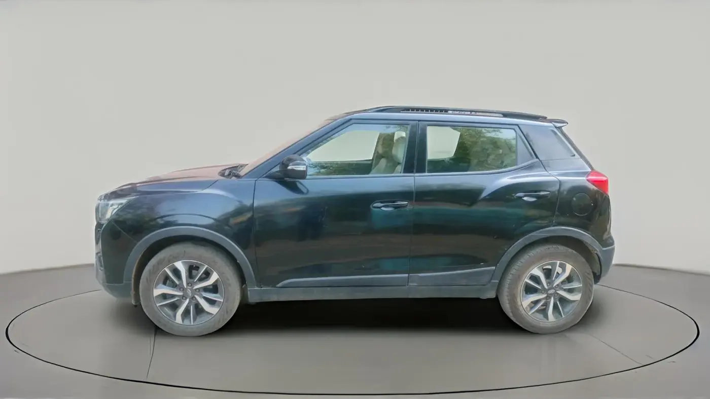 2021 Mahindra XUV300 W8 (O) 1.5 DIESEL, Diesel, Manual, 1,05,795 km, exterior