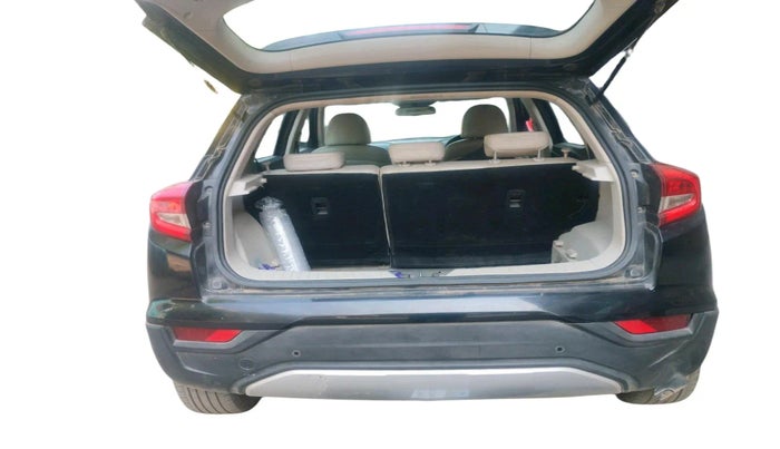 2021 Mahindra XUV300 W8 (O) 1.5 DIESEL, Diesel, Manual, 1,05,795 km, exterior