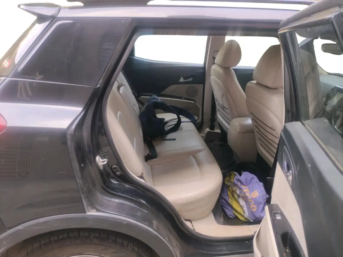 2021 Mahindra XUV300 W8 (O) 1.5 DIESEL, Diesel, Manual, 1,05,795 km, interior