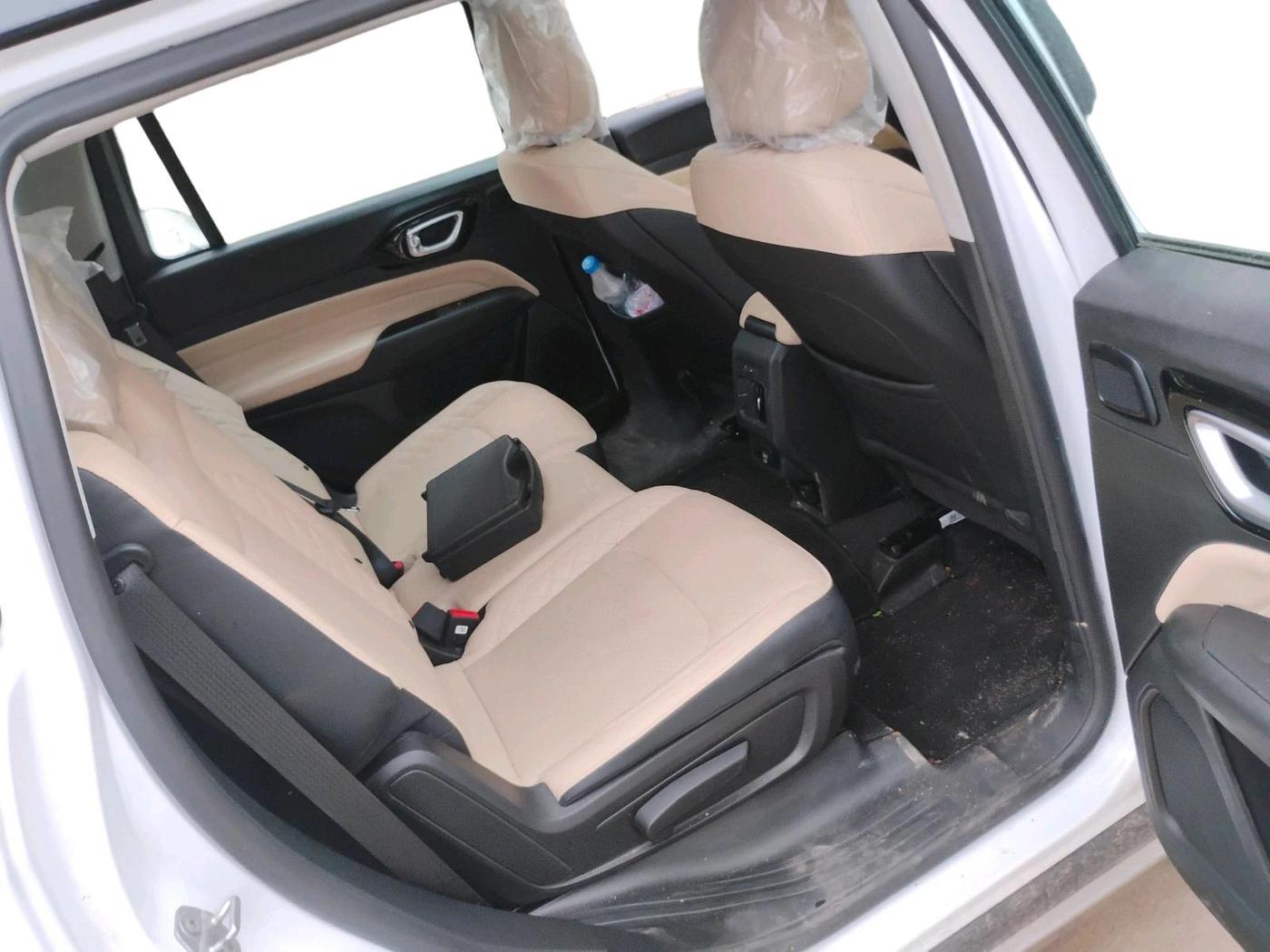 2026 Jeep MERIDIAN LIMITED (O) 4X2 AT, Diesel, Automatic, 6,182 km, interior