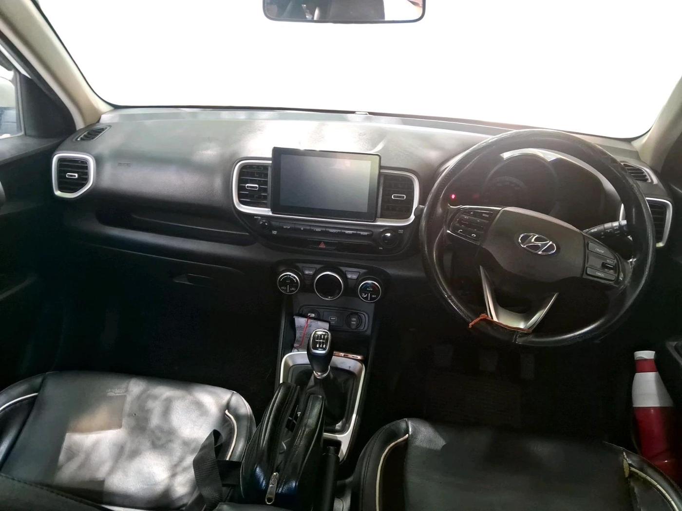 2021 Hyundai VENUE SX 1.5 CRDI, Diesel, Manual, 70,361 km, interior