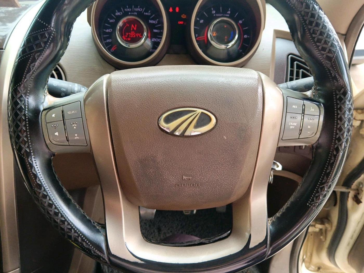 2012 Mahindra XUV500 W8, Diesel, Manual, 2,79,544 km, interior