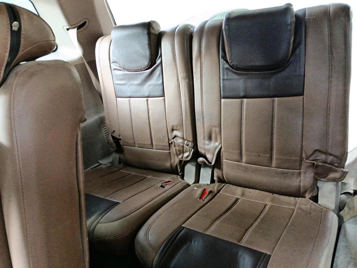 2012 Mahindra XUV500 W8, Diesel, Manual, 2,79,544 km, interior