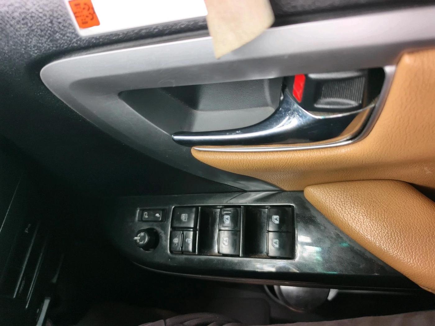 2023 Toyota Fortuner 4X2 AT 2.8 DIESEL, Diesel, Automatic, 82,562 km, interior