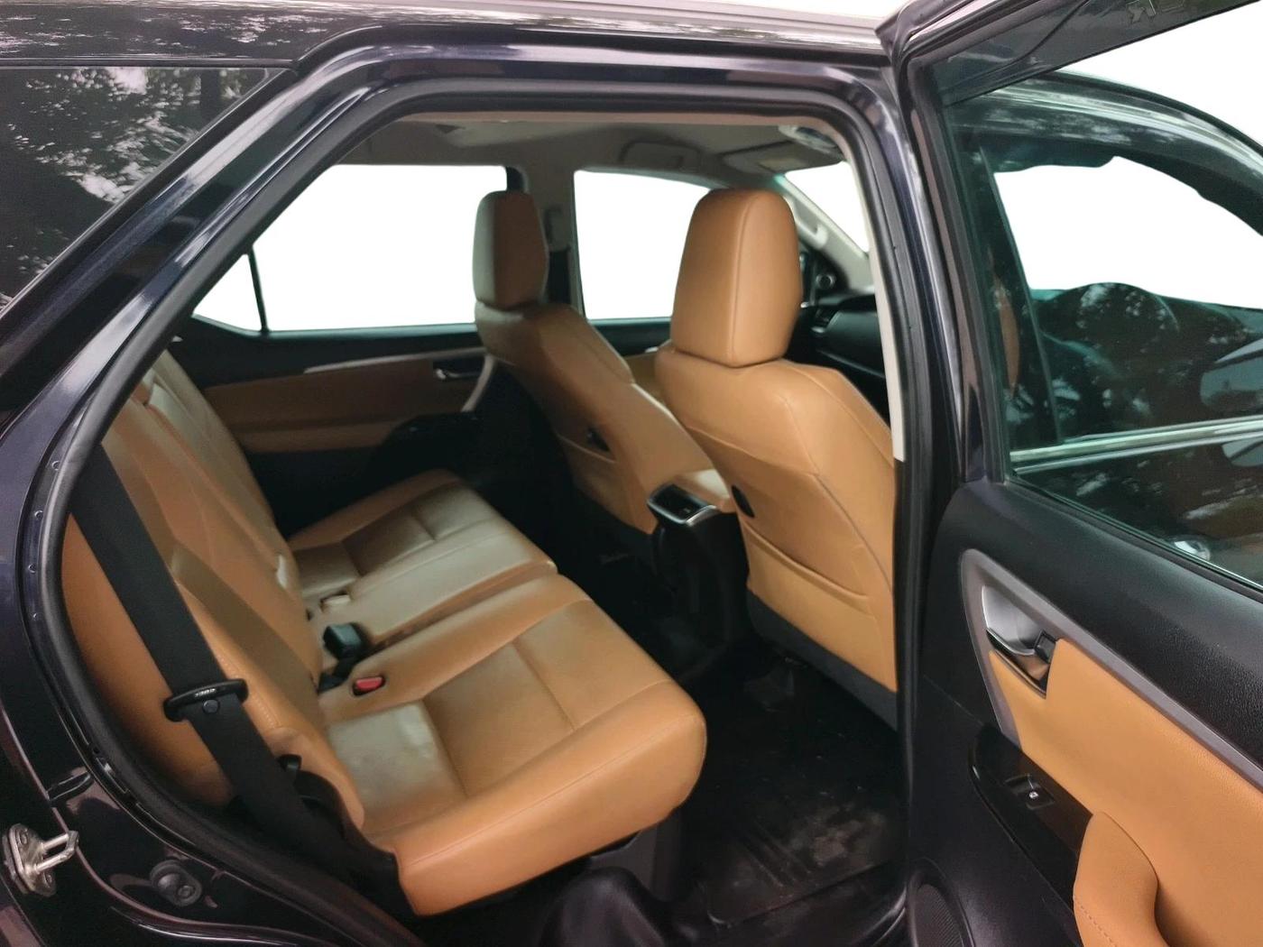 2023 Toyota Fortuner 4X2 AT 2.8 DIESEL, Diesel, Automatic, 82,562 km, interior