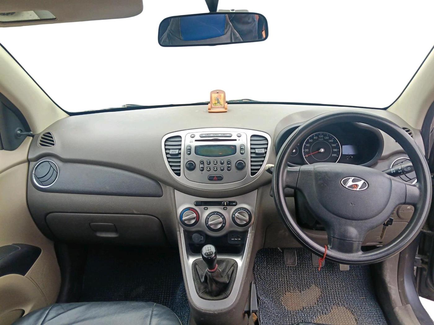 2014 Hyundai i10 SPORTZ 1.1, Petrol, Manual, 48,008 km, interior