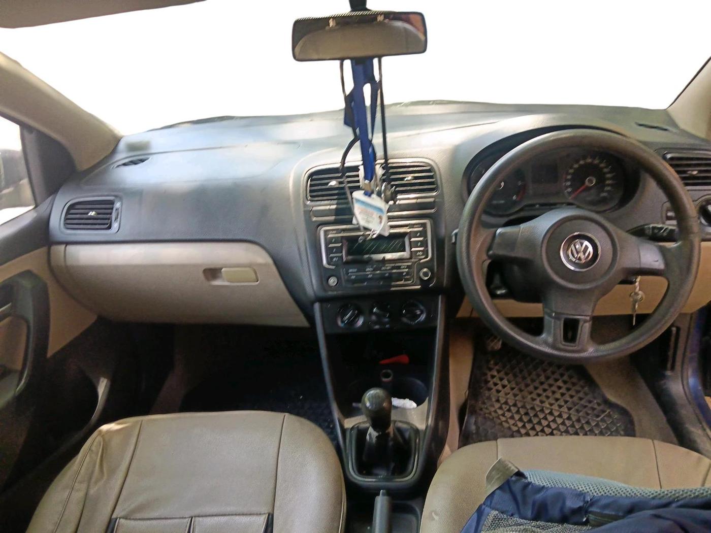 2013 Volkswagen Polo COMFORTLINE 1.2L, Diesel, Manual, 1,19,600 km, interior