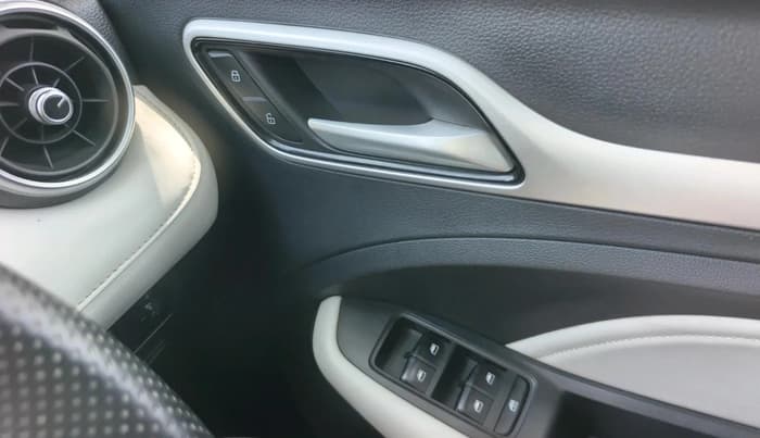 2024 MG ASTOR Shine 1.5 MT (Ivory), Petrol, Manual, 45,001 km, interior