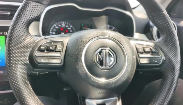 2024 MG ASTOR Shine 1.5 MT (Ivory), Petrol, Manual, 45,001 km, interior
