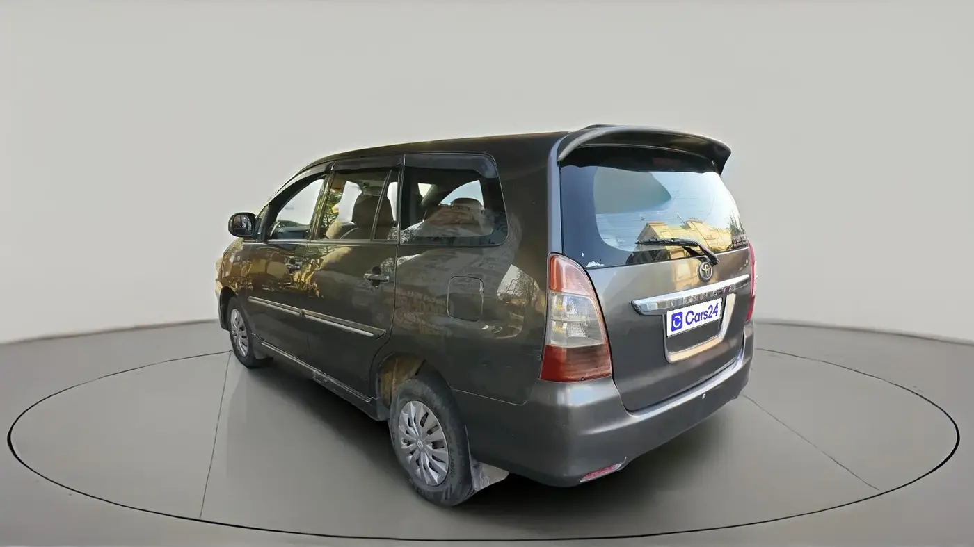 2012 Toyota Innova 2.5 GX 7 STR, Diesel, Manual, 2,65,972 km, exterior